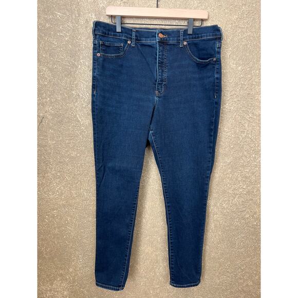 Express High Rise Dark Wash Supersoft Skinny Jeans Color: Dark Wash 16 Regular - Picture 3 of 11